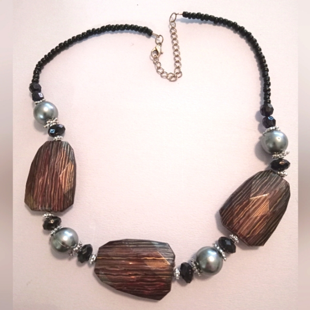 #76   Glass & Acrylic Pearl Necklace.  9 1/2" Long